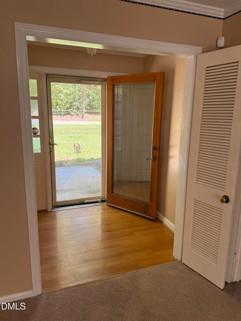 211 Carbonton Rd, Sanford, NC 27330