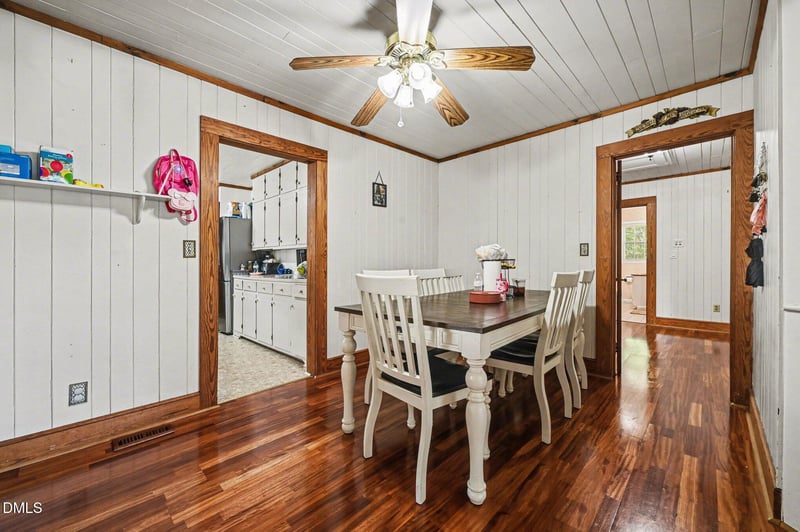 211 W Harden St, Burlington, NC 27215