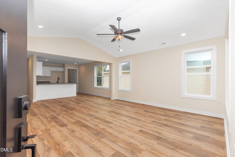 211 E Washington St, Coats, NC 27521