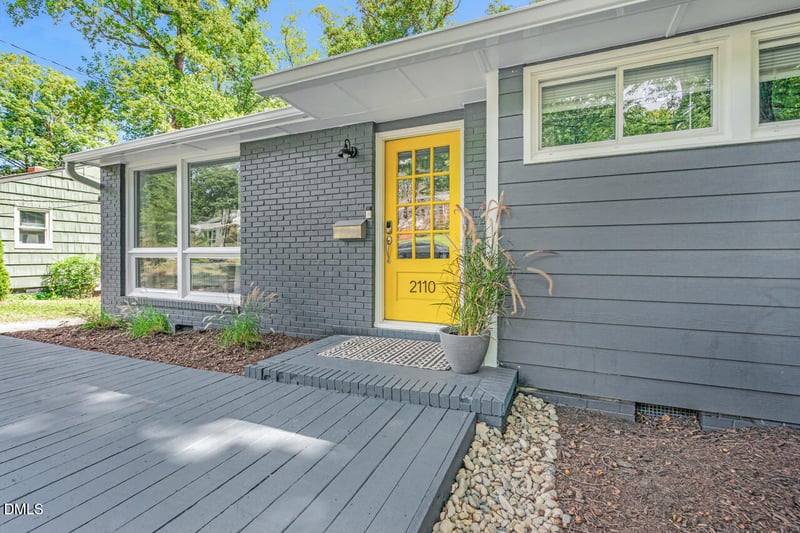 2110 Woodview Dr, Raleigh, NC 27604