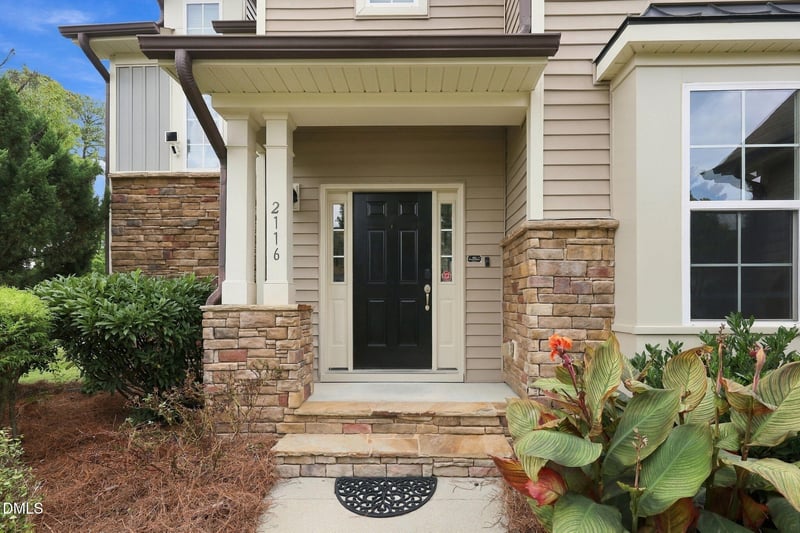 2116 Hemlock Hill Dr, Durham, NC 27703