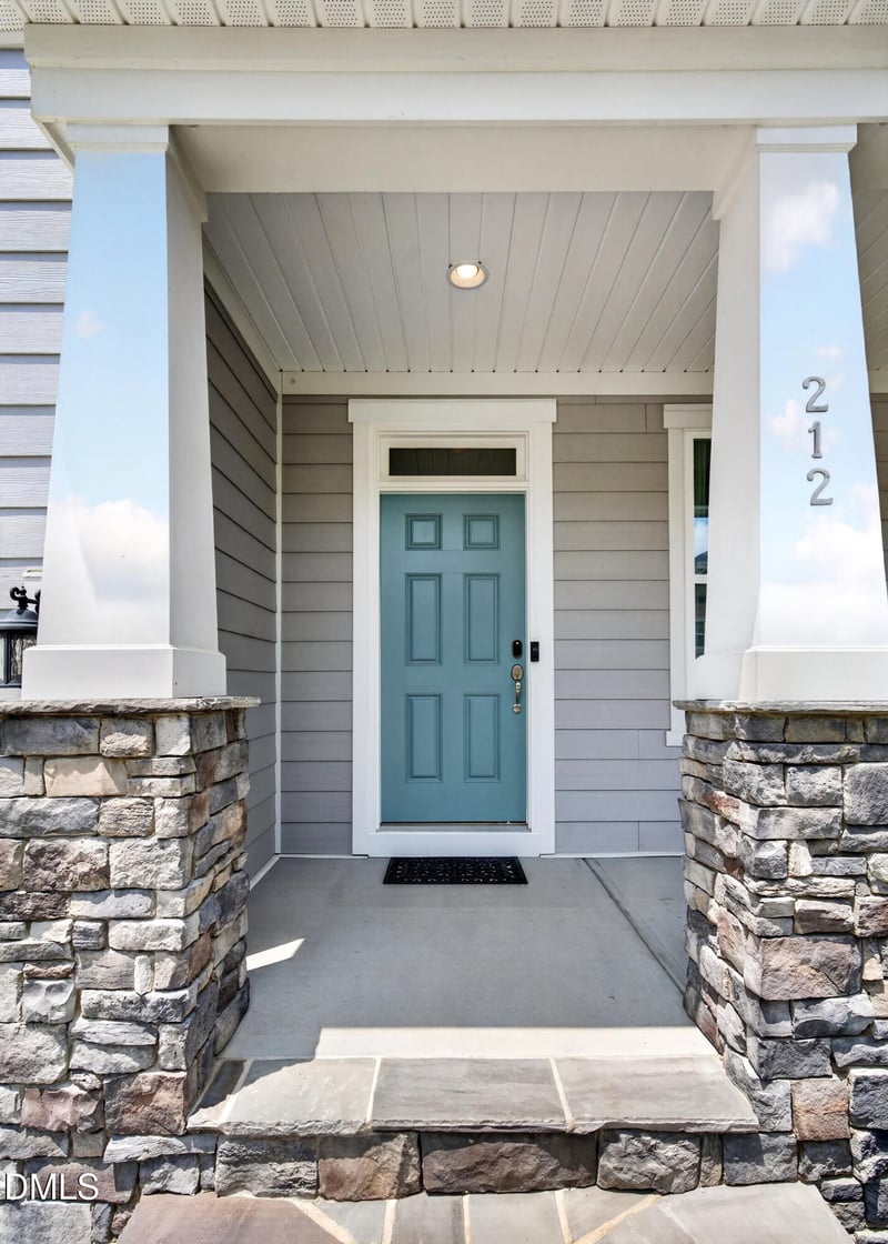212 Birdsgrove Ct, Cary, NC 27519