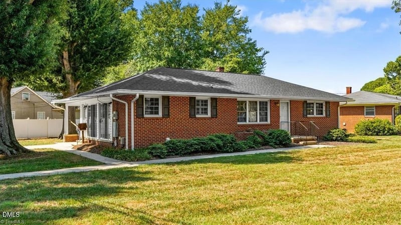 212 W Gilbreath St, Graham, NC 27253