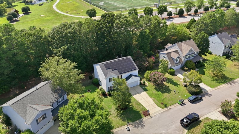 212 Mizelle Meadow Ct, Holly Springs, NC 27540
