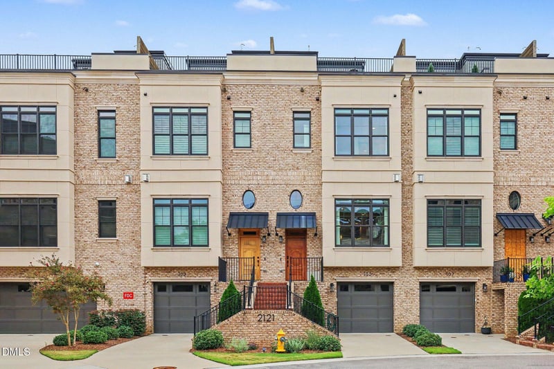 2121 Oberlin Village Dr #105, Raleigh, NC 27605