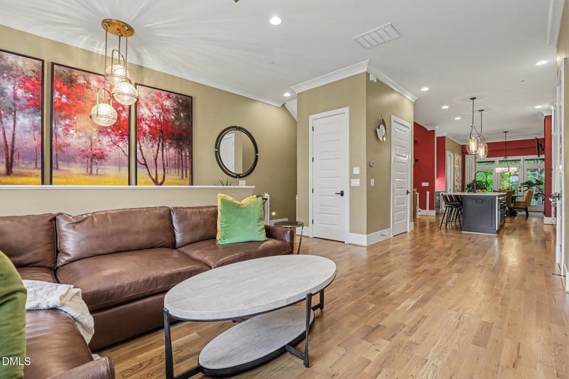 2121 Oberlin Village Dr #105, Raleigh, NC 27605