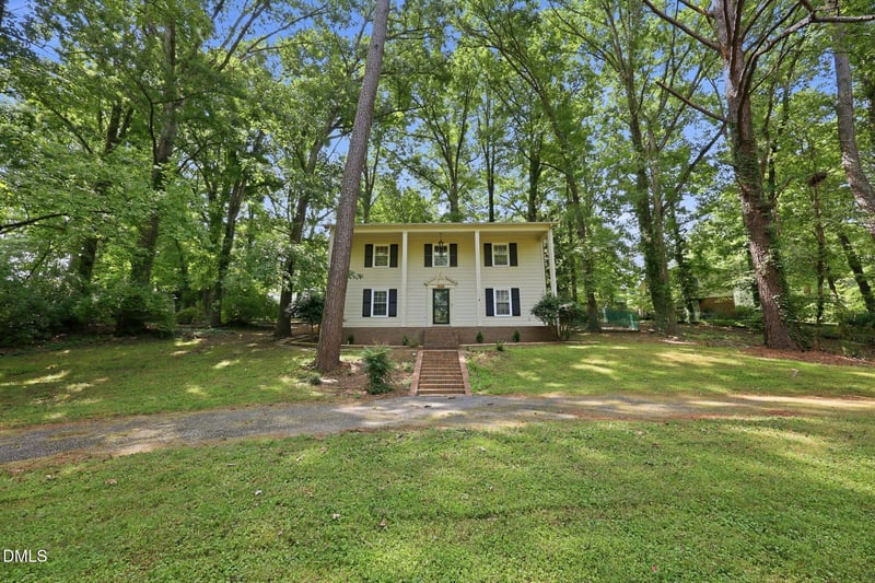 2121 N Shoreline Dr, Sanford, NC 27330