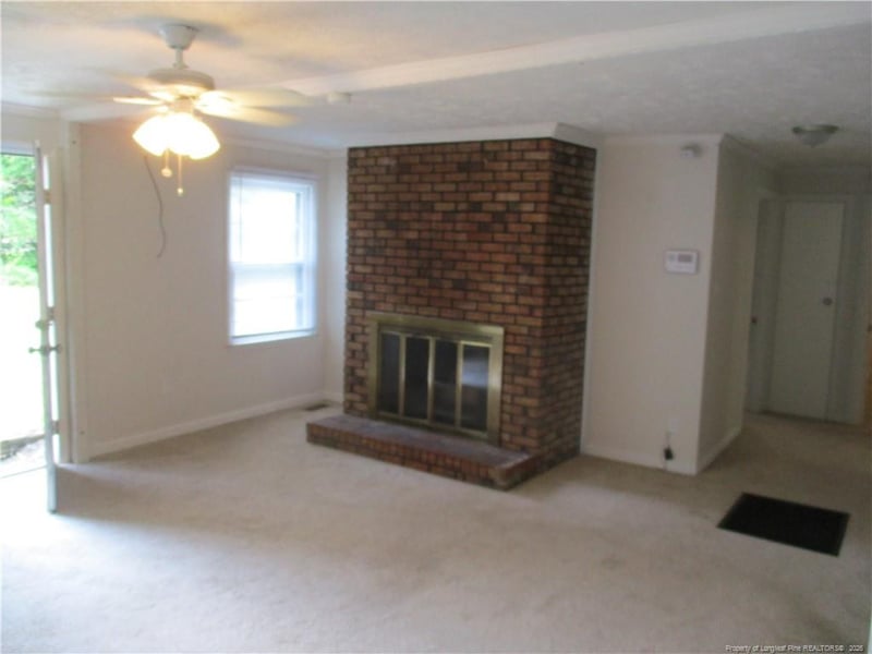 2123 Pigeon River Rd, Fayetteville, NC 28306