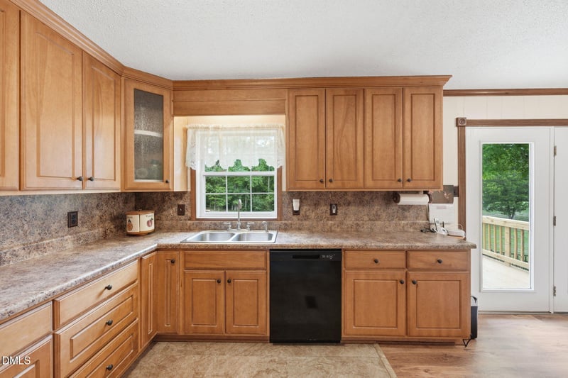 2127 Stoney Creek Church Rd, Burlington, NC 27217