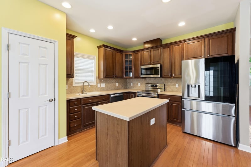 213 Butterbiggins Ln, Apex, NC 27539