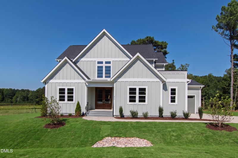 215 Broadleaf Ln, Youngsville, NC 27596