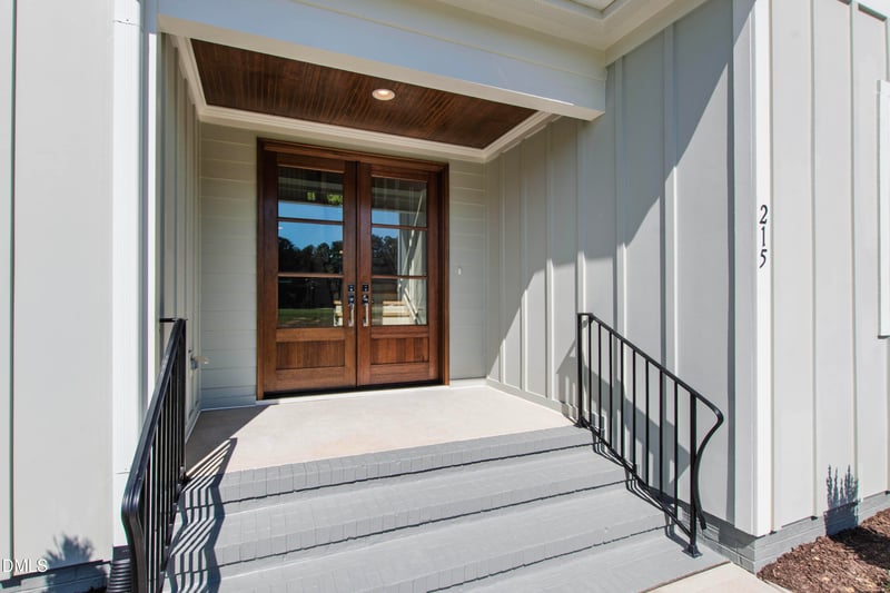 215 Broadleaf Ln, Youngsville, NC 27596