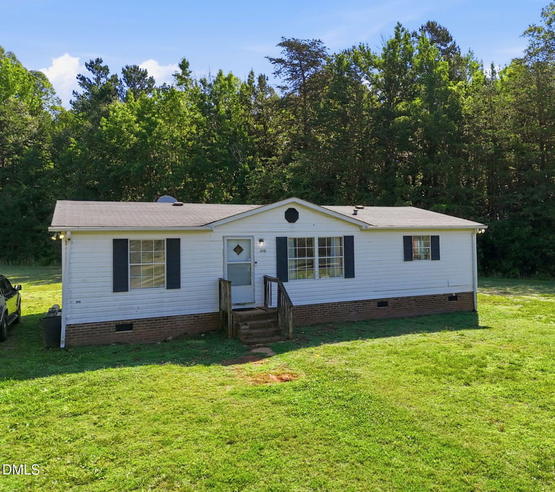 215 Dixon Ln, Roxboro, NC 27574