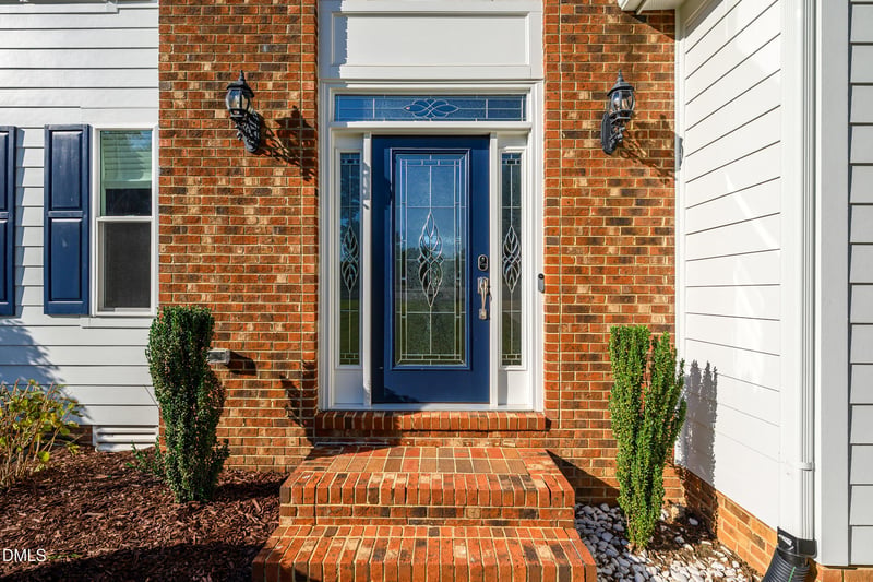 215 Lewiston Ct, Cary, NC 27513