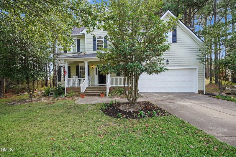 216 Powhatan Dr, Fuquay Varina, NC 27526