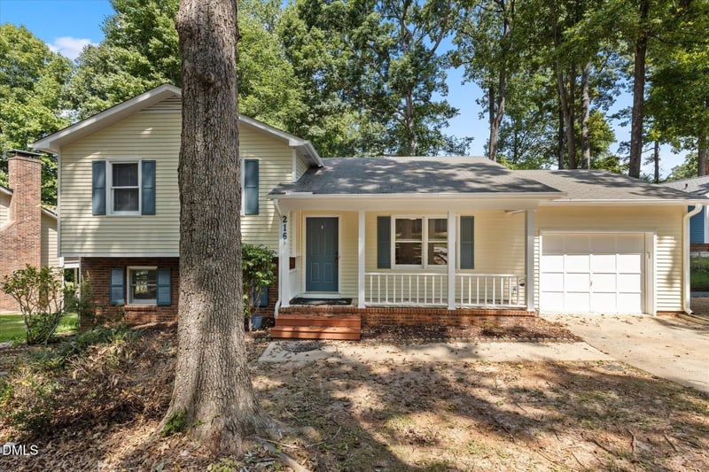 216 Trillingham Ln, Cary, NC 27513