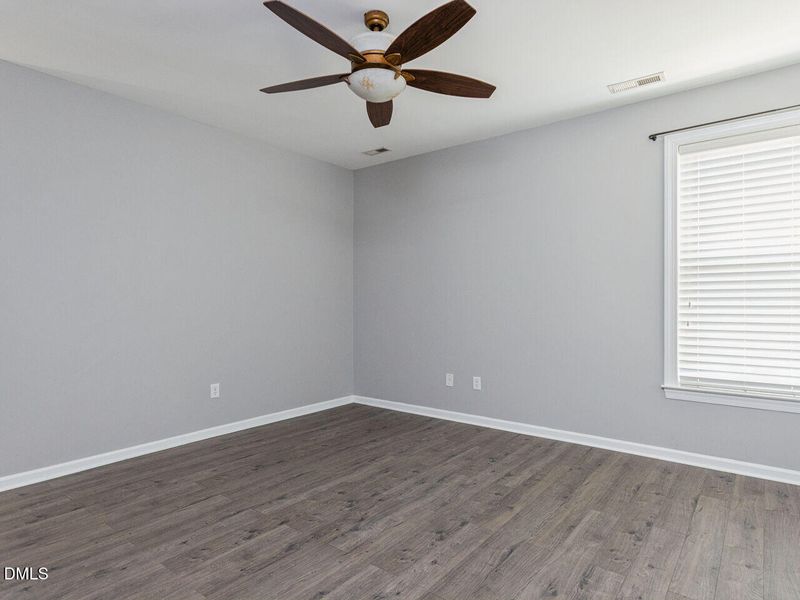 217 W Elm Ave, Holly Springs, NC 27540