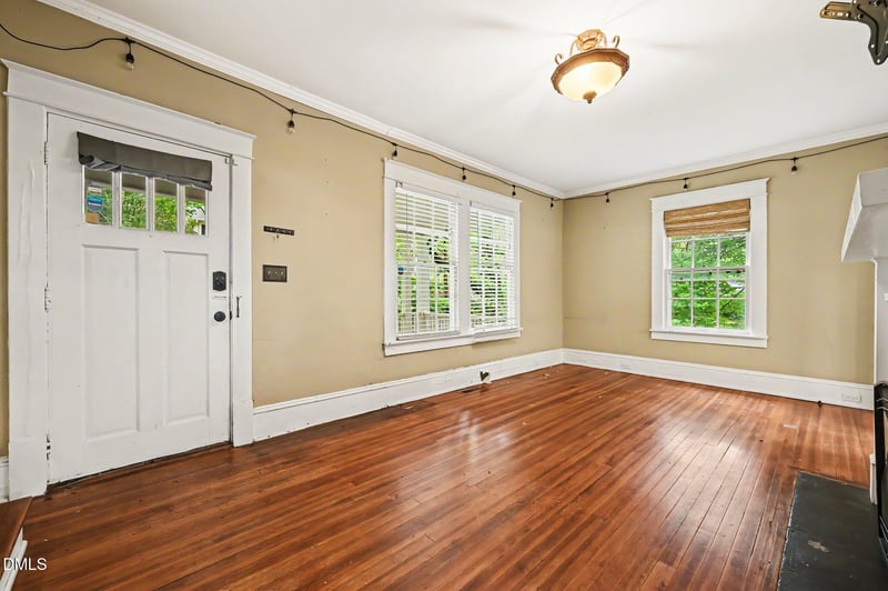 217 Hillsborough St, Chapel Hill, NC 27514