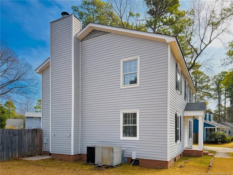 218 Viking Rd, Fayetteville, NC 28303