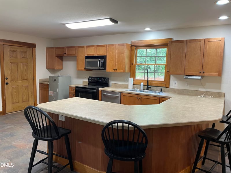 2180 Davis Rd, Haw River, NC 27258