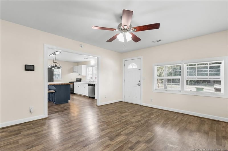 219 W Brocklyn St, Benson, NC 27504