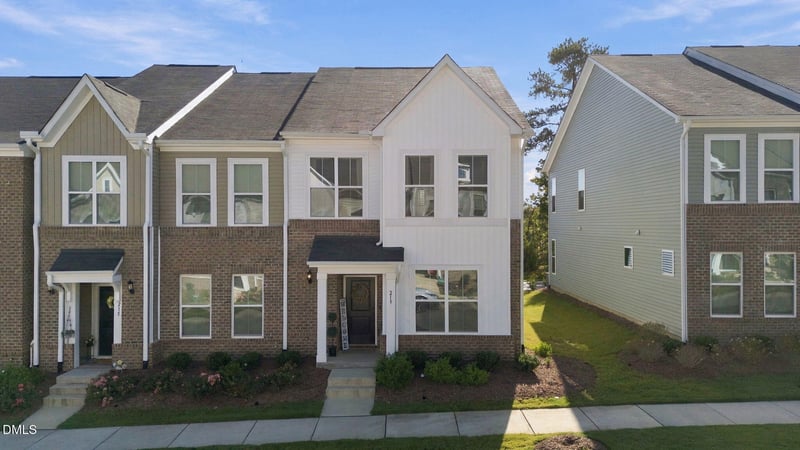 219 Chesapeake Commons St, Garner, NC 27529
