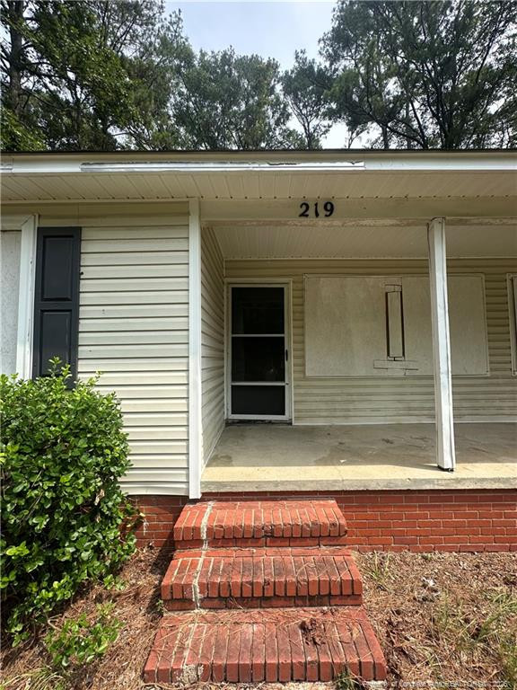 219 Colonial Dr, Fayetteville, NC 28301