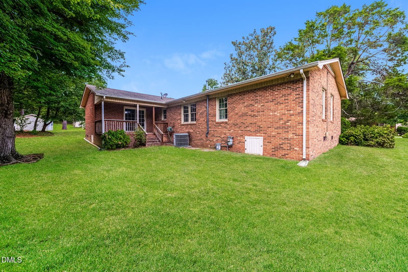 219 Windsor Dr, Roxboro, NC 27573