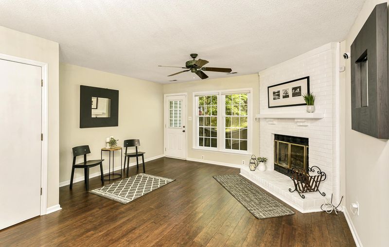 22 Georgetown Ct, Durham, NC 27705