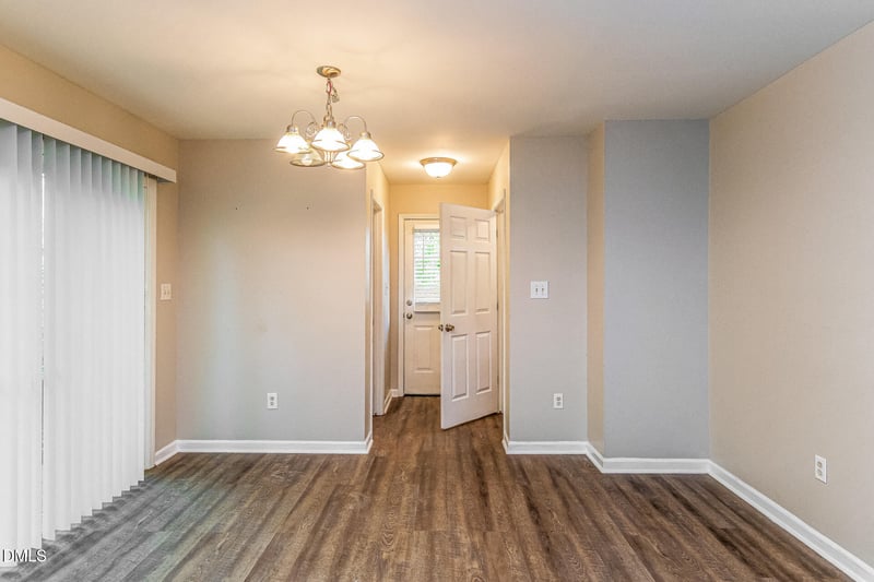 22 Knightsbridge Ct, Durham, NC 27707