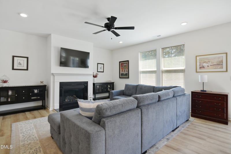 22 Mcintosh Ct, Fuquay Varina, NC 27526