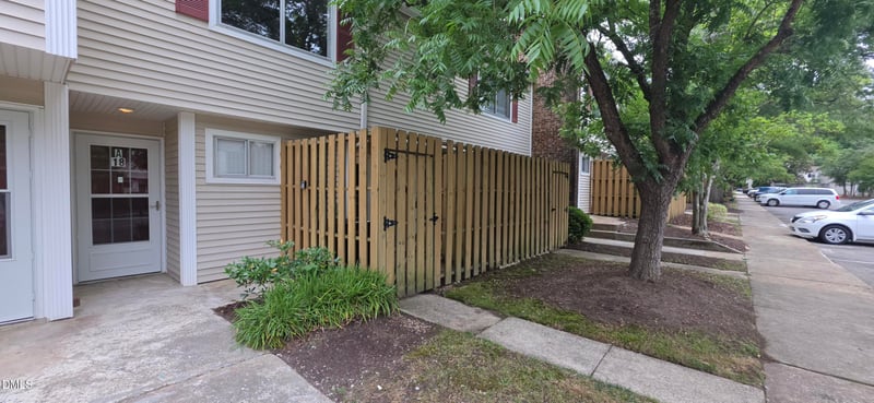 220 Elizabeth St #A18, Chapel Hill, NC 27514