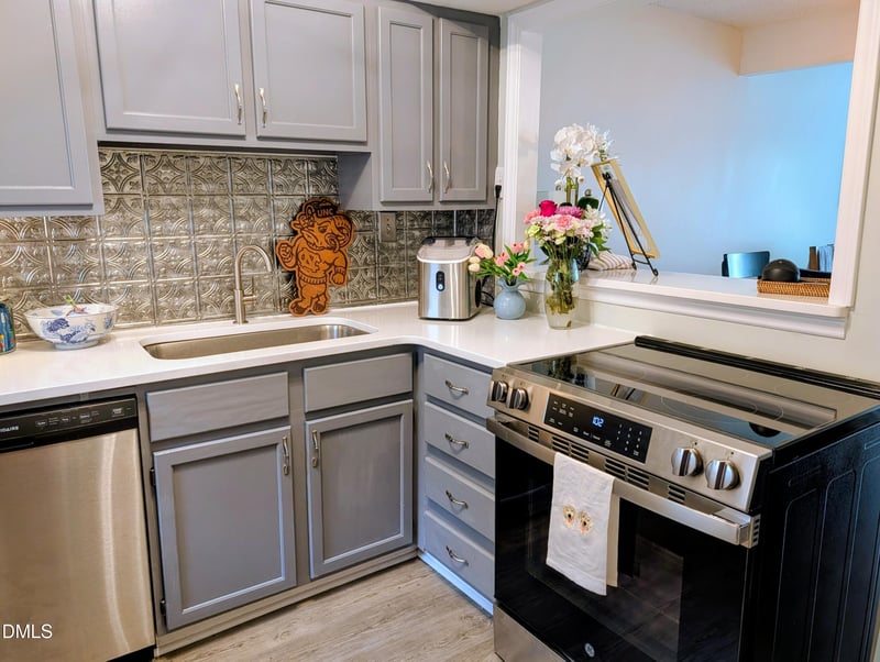 220 Elizabeth St #Apt F3, Chapel Hill, NC 27514
