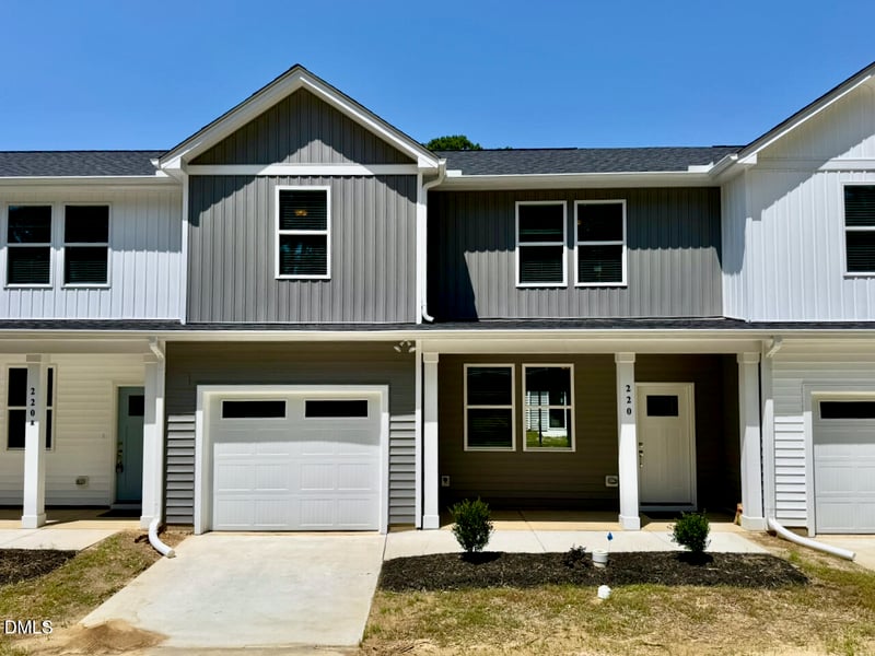 220 George St, Four Oaks, NC 27524