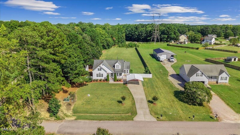 220 Leghorn Dr, Zebulon, NC 27597