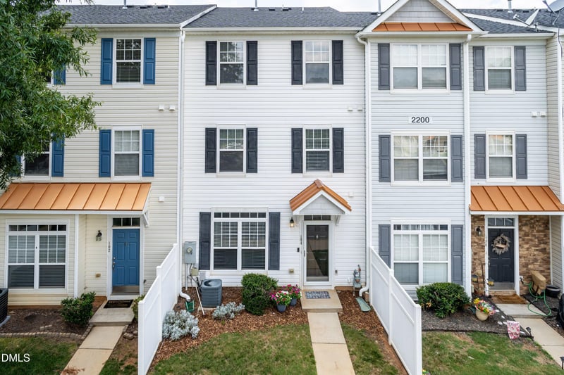 2200 Valley Edge Dr #104, Raleigh, NC 27614