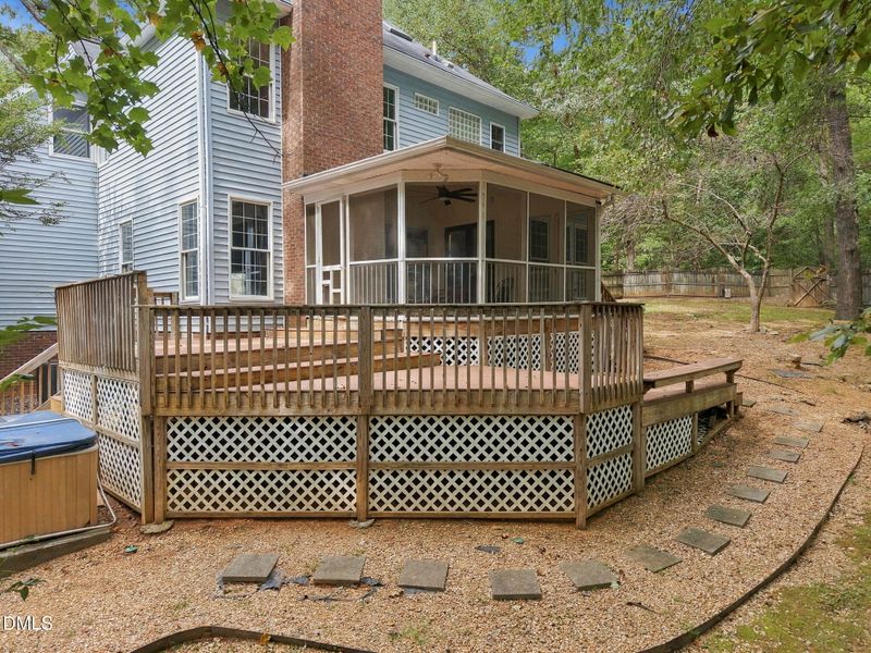 2202 Running Pine Ct, Hillsborough, NC 27278