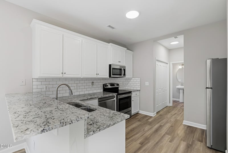 2207 Sunlit Ln, Raleigh, NC 27604