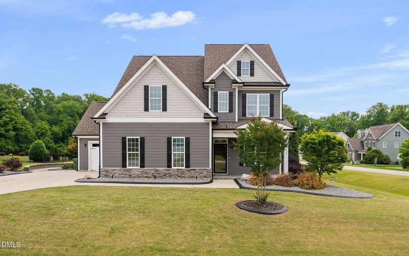221 Misty Moonlight Dr, Willow Springs, NC 27592