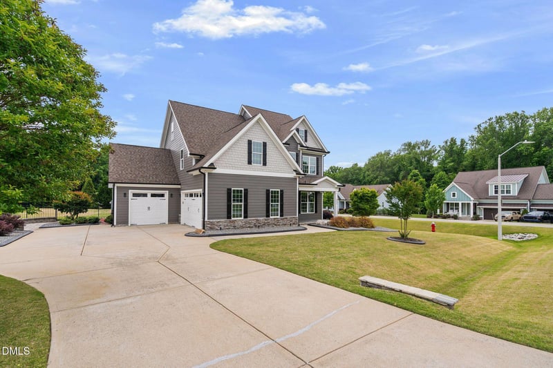 221 Misty Moonlight Dr, Willow Springs, NC 27592