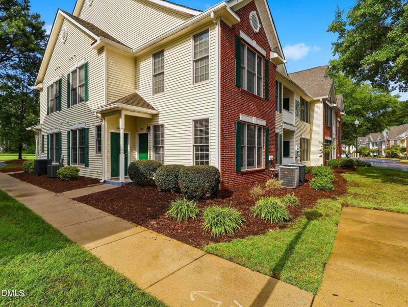 2211 Kudrow Ln, Morrisville, NC 27560