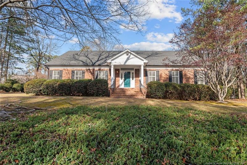 2212 Tanglewood Dr, Sanford, NC 27330