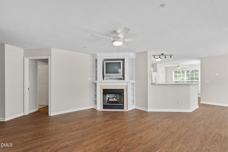 2219 Delaney Dr #214, Burlington, NC 27215