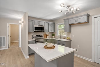 2219 Shannon St, Raleigh, NC 27610
