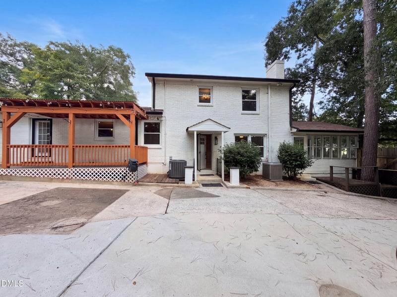 2220 Hillock Dr, Raleigh, NC 27612