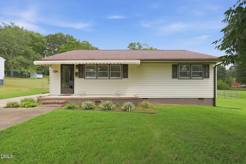 2220 Mckinney St, Burlington, NC 27217