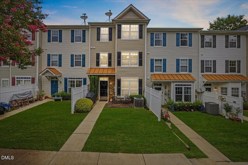 2220 Raven Rd #107, Raleigh, NC 27614