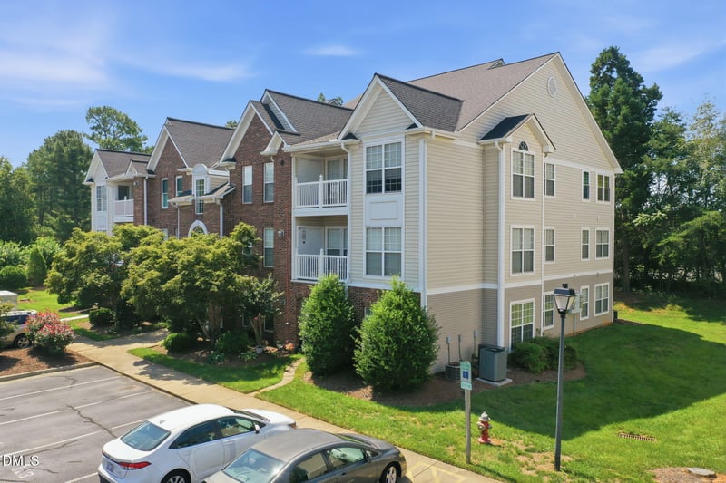2221 Delaney Dr #112, Burlington, NC 27215
