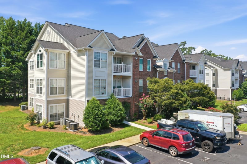 2221 Delaney Dr #112, Burlington, NC 27215