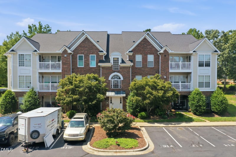 2221 Delaney Dr #112, Burlington, NC 27215